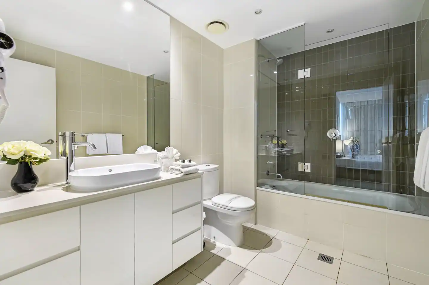 d778f973-64f9-4b83-a7fe-2e4096d9aef1